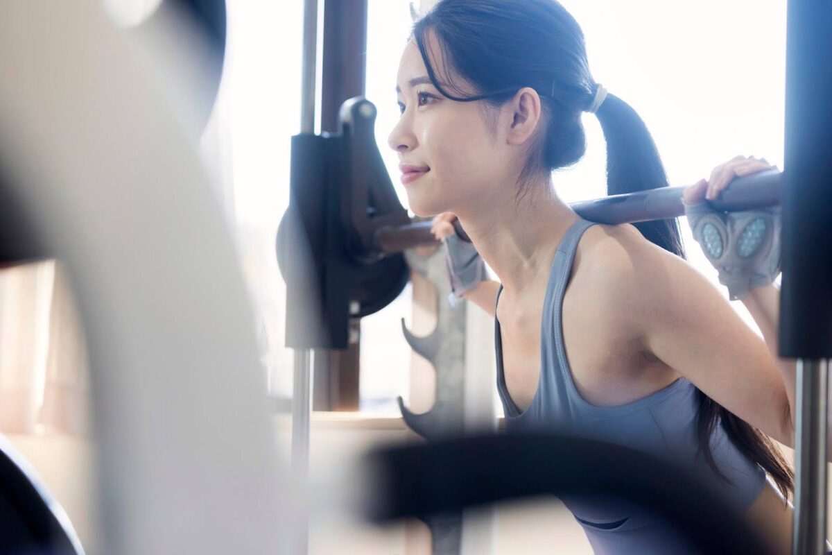 パーソナルトレーナーとは|資格や仕事内容、パーソナルトレーニング向きな人の特徴 パーソナルトレーナーとは|資格や仕事内容、パーソナルトレーニング向きな人の特徴